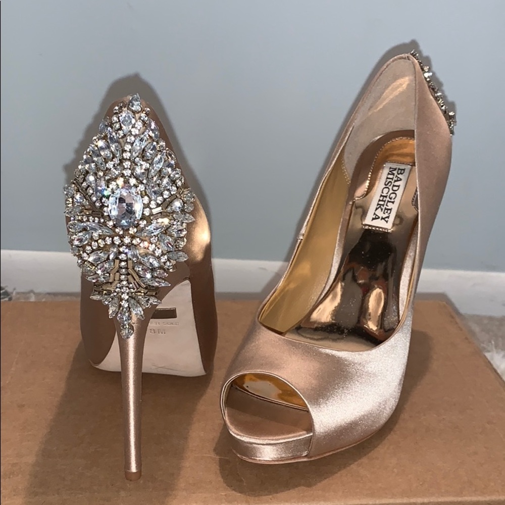 Badgley Mischka Kiara open toe size 8
